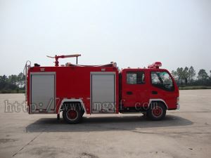 2000L Hafif Hizmet Tipi Köpük Tankı İtfaiye Aracı